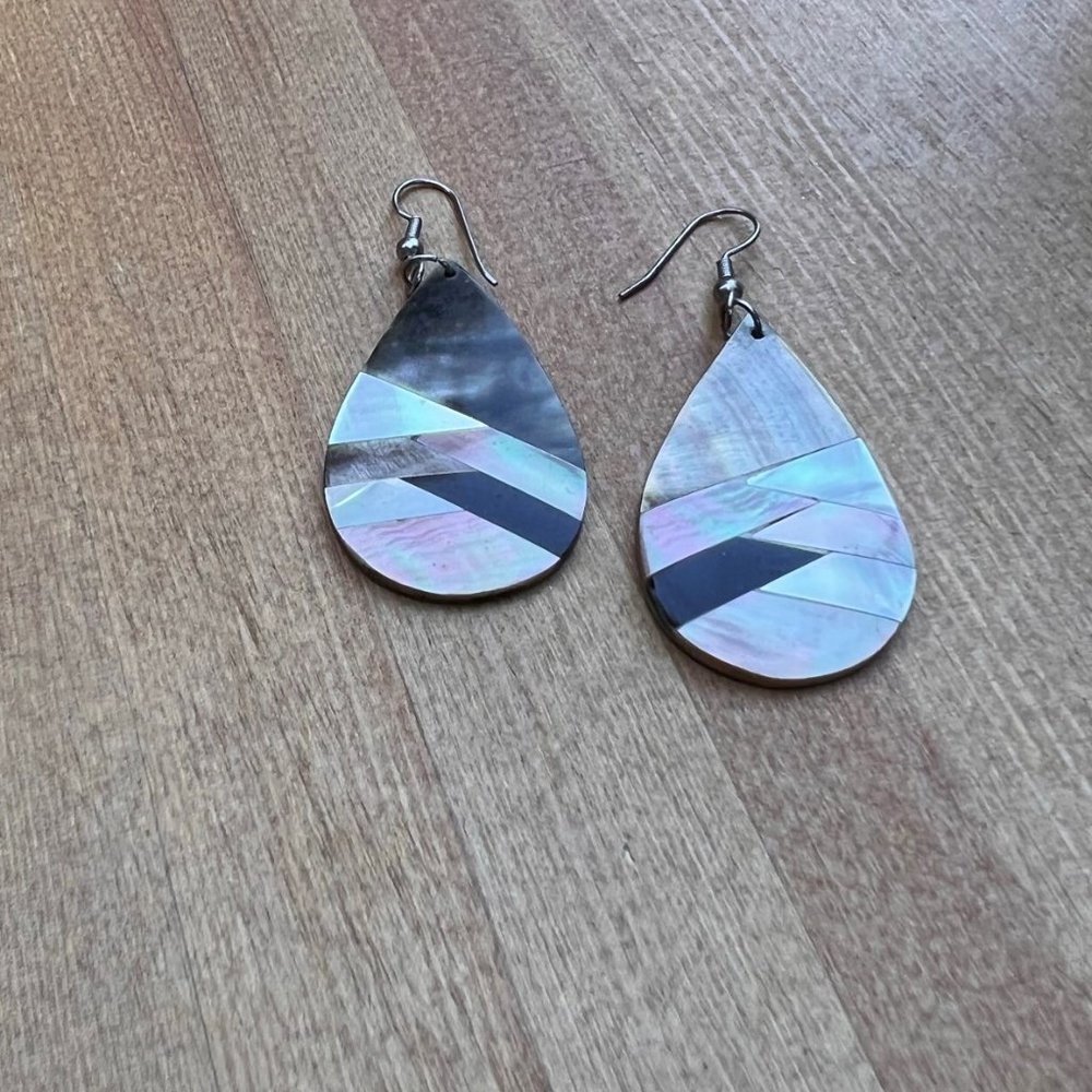 Dangle Teardrop Shell And Abalone Earrings - image 3